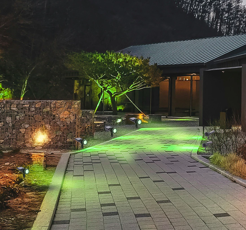 luminária solar para jardim